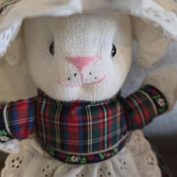 Vintage 6 piece sock bunnies holiday decor set. Mint Condition. - Picture 8 of 14